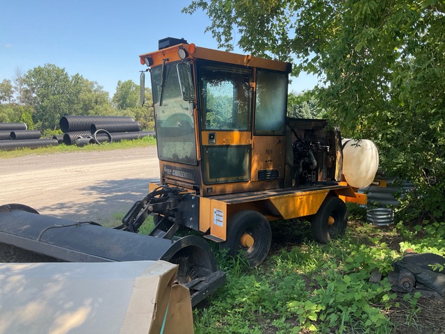 2019 LeeBoy Challenger 7 Self-Propelled Broom (Inoperable)
