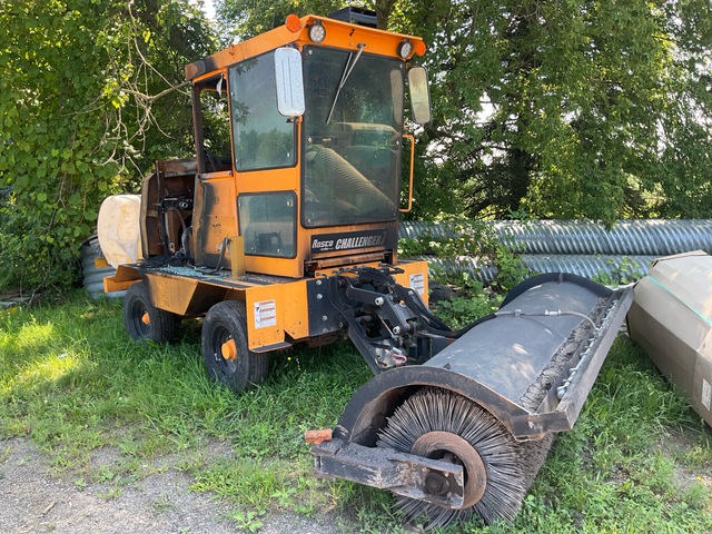 2019 LeeBoy Challenger 7 Self-Propelled Broom (Inoperable)