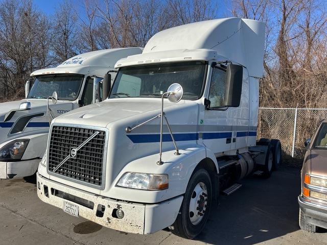 2014 Volvo VNM 6x4 T/A Sleeper Truck Tractor