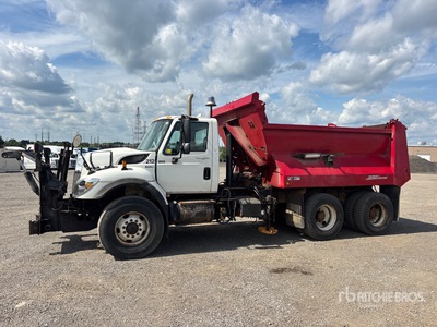 2009 International 7400 6x4 Autocarro spazzaneve
