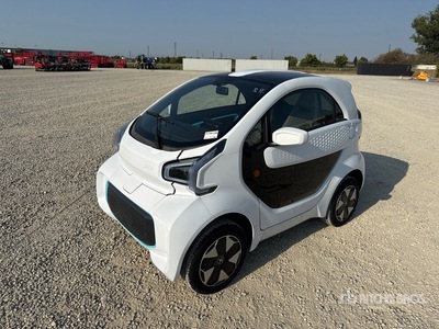2022 XEV Yoyo Electric 2-Seater Mini-Car Automobile