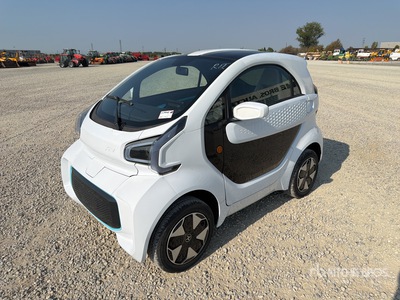 2022 XEV Yoyo Electric 2-Seater Mini-Car Automobile