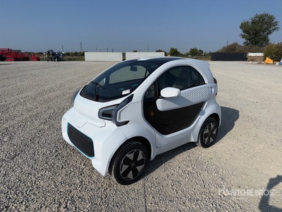 2022 XEV Yoyo Electric 2-Seater Mini-Car Automobile