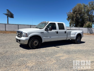 2006 Ford F-350 XLT 4x2 Crew Cab Pickup
