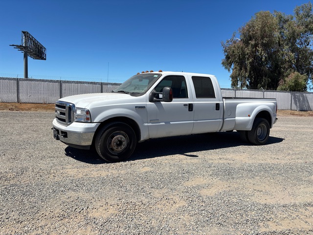 2006 Ford F-350 XLT 4x2 Crew Cab Pickup