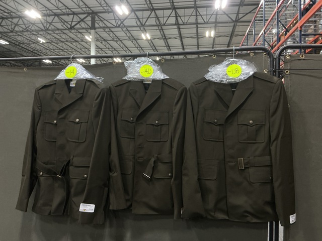 (210) Men's Coats (210) Men's Coats