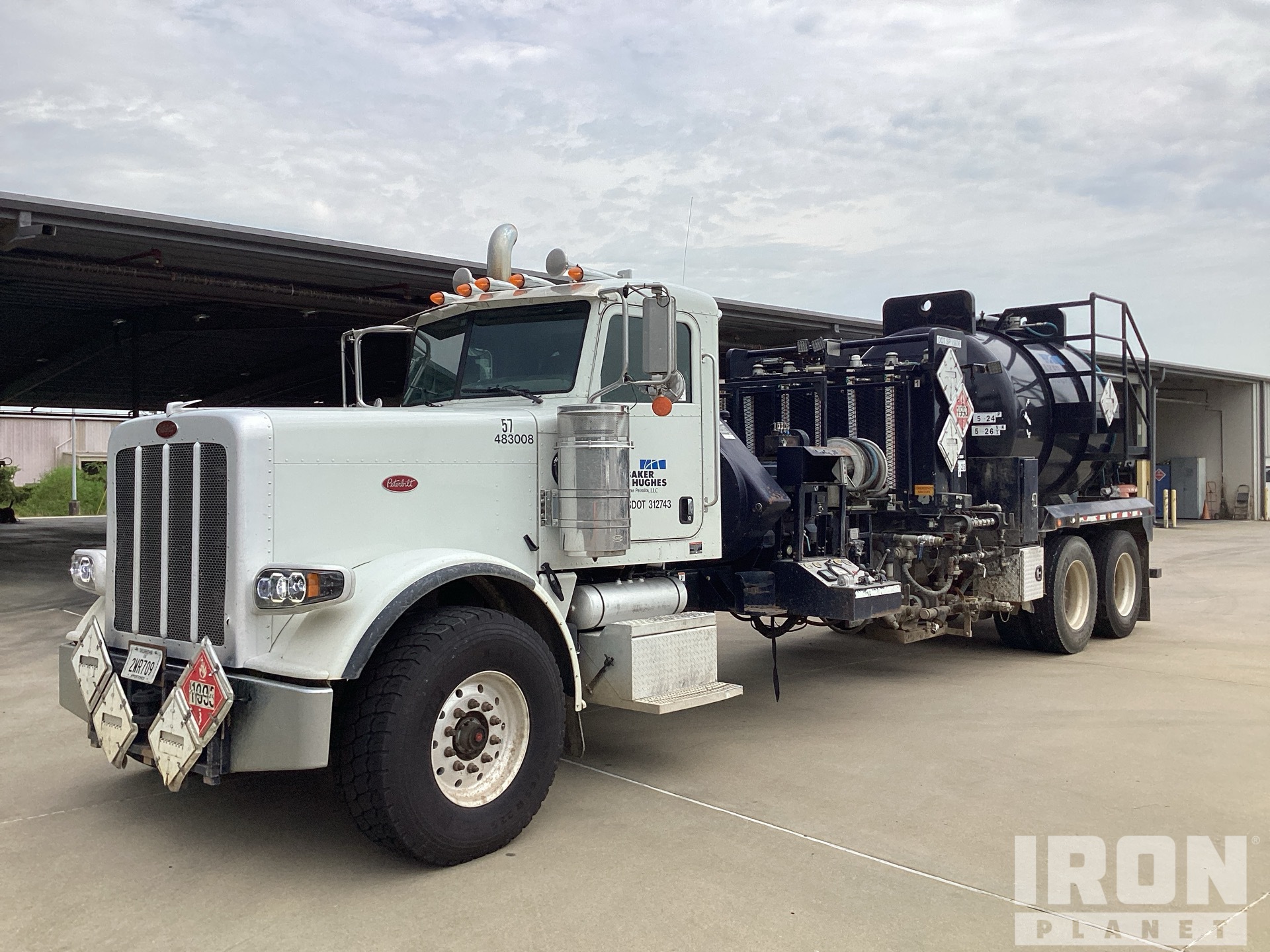 2015 Peterbilt 389 6x4 Kill Truck
