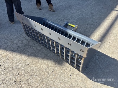 2026 Warrior WBMCS5-1320 52 in Skeleton Cleanup Excavator Bucket - Fits Cat 305 / 5 - 6 ton (Unused)