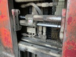 Hydraulics with Fork Positioning Cylinder (on fork carriage)