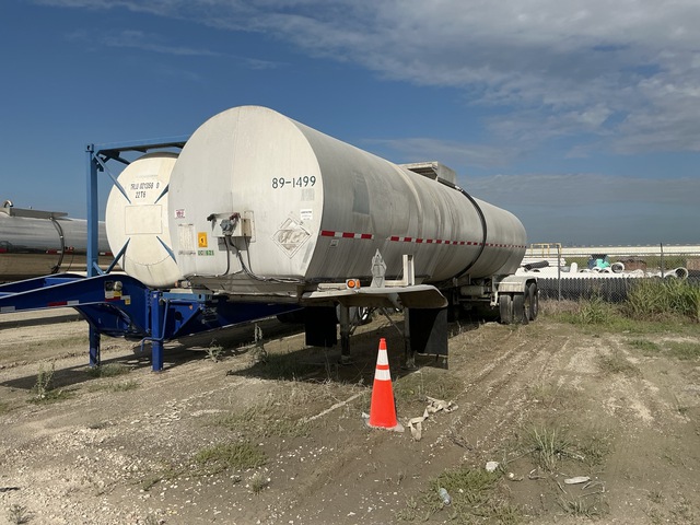 1977 Fruehauf 7350 gal T/A Tanker Trailer