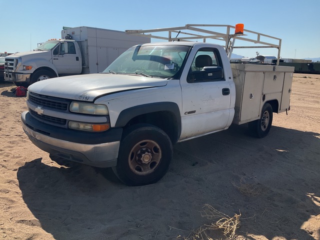 2002 Chevrolet Silverado 2500 Utility Truck