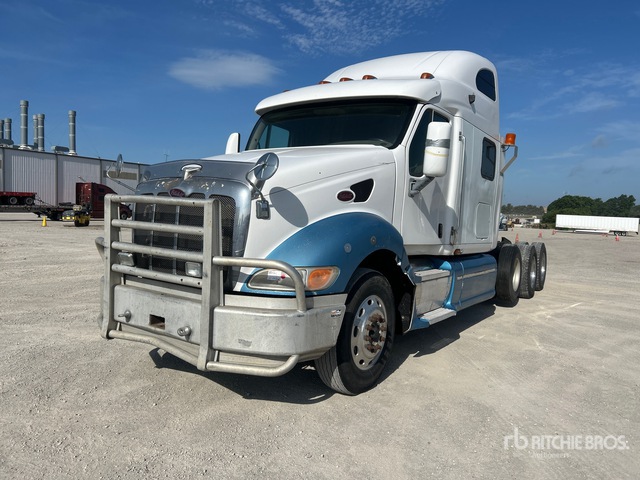 2003 Peterbilt 387 8x4 Tri/A Sleeper Truck Tractor