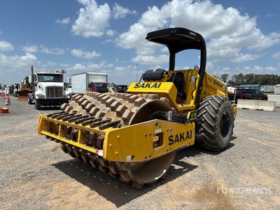 2022 Sakai SV544 Compacteur à tambour à pieds dameurs