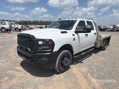 2025 Ram 3500 4x2 Crew Cab Flatbed Truck