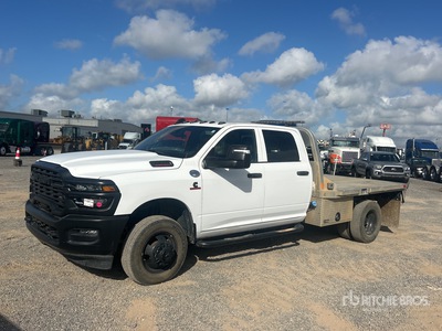 2025 Ram 3500 4x2 Crew Cab Flatbed Truck