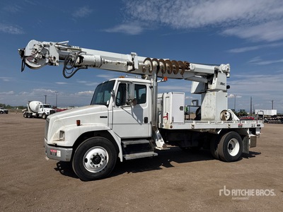 2000 Altec on 2001 Freightliner FL 80 4x2 Camion excavadora