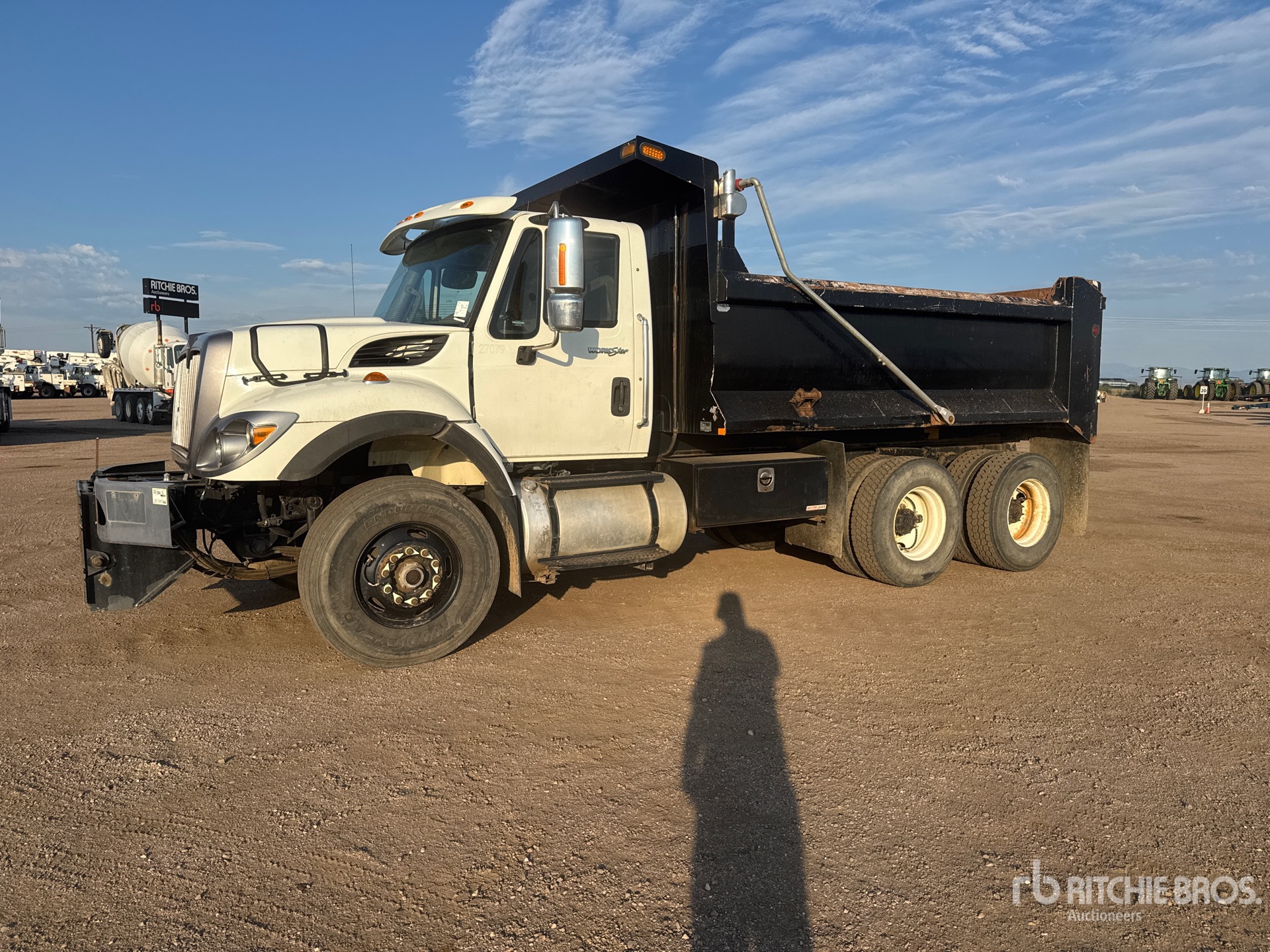 2014 International 7400 6x4 T/A Dump Truck