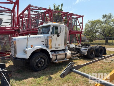 2010 Freightliner FLD 120SD 6x4 T/A Day Cab Truck Tractor