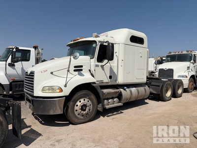 2012 Mack CXU613 6x4 T/A Slaapcabine Trekker