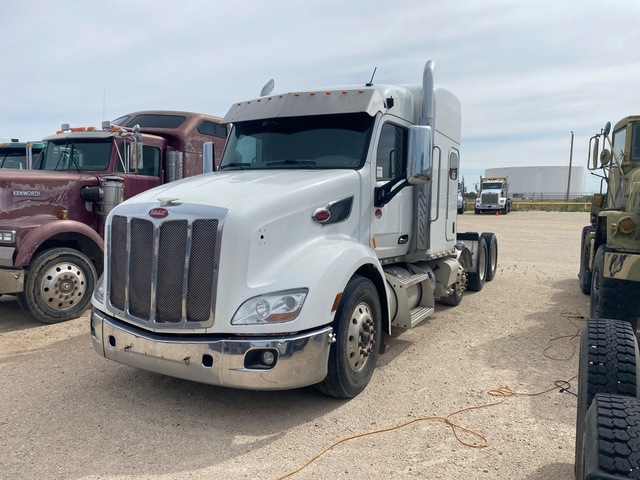 2016 Peterbilt 579 8x4 Tri/A Sleeper Truck Tractor