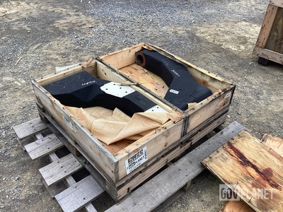 (2) Oshkosh 3121847 Mounting Brackets