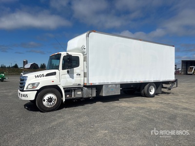 2015 Hino 268 4x2 Camion fourgon