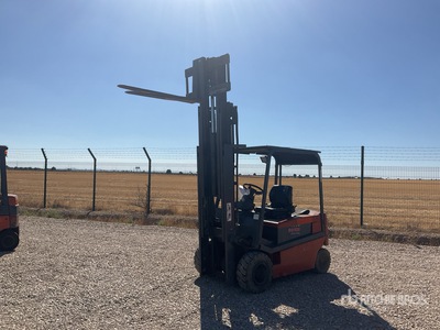 2001 Nissan GQ02L30CU Electric Forklift