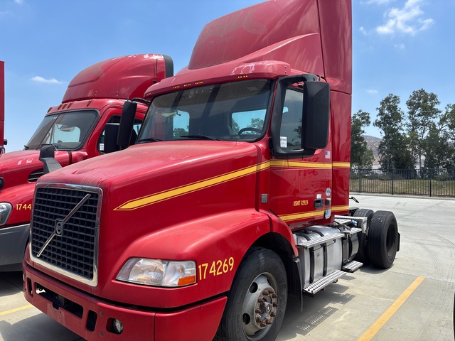 2017 Volvo VNM42T S/A Day Cab Truck Tractor
