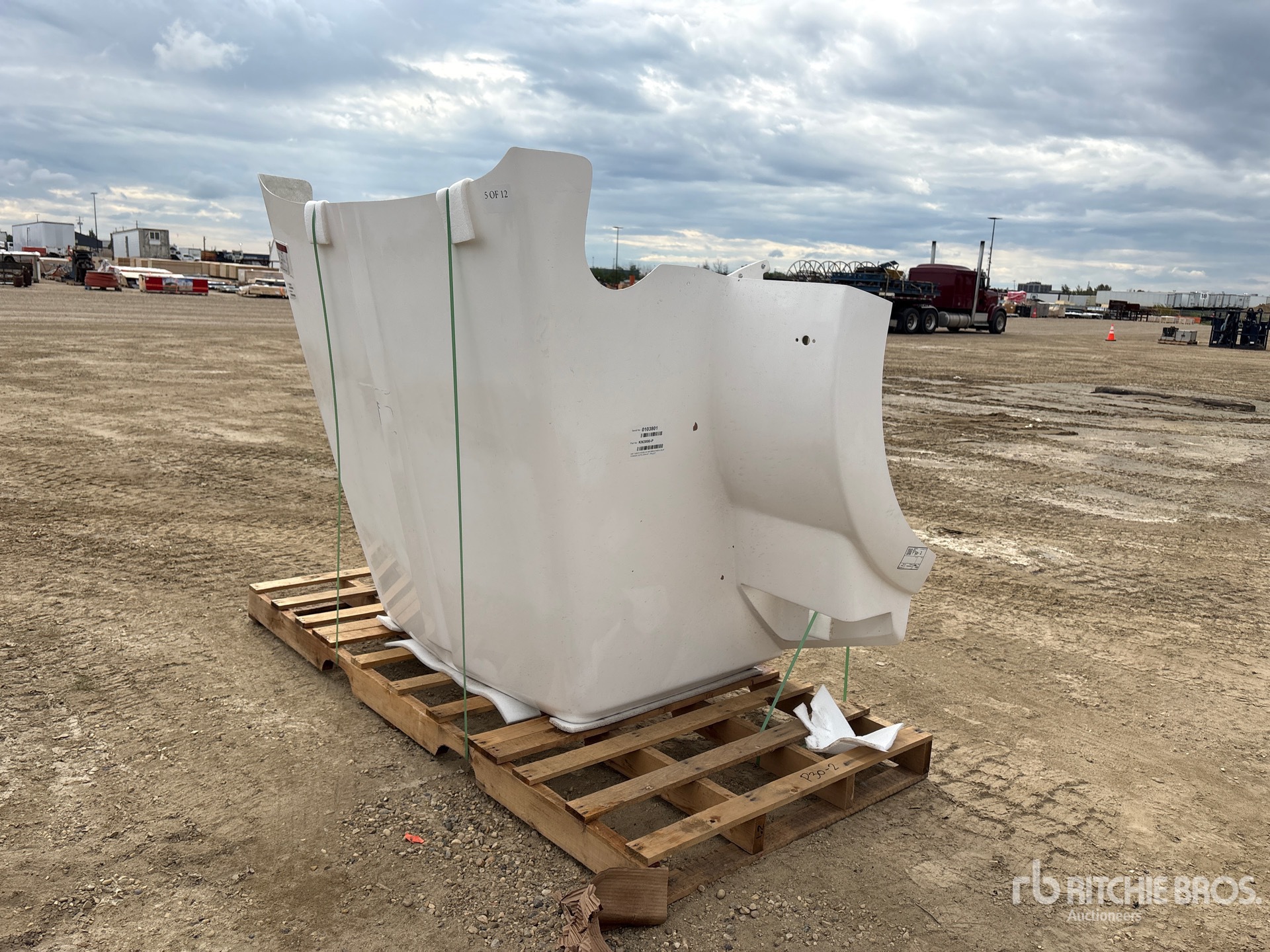 Kenworth T800 Truck Hood (Unused)
