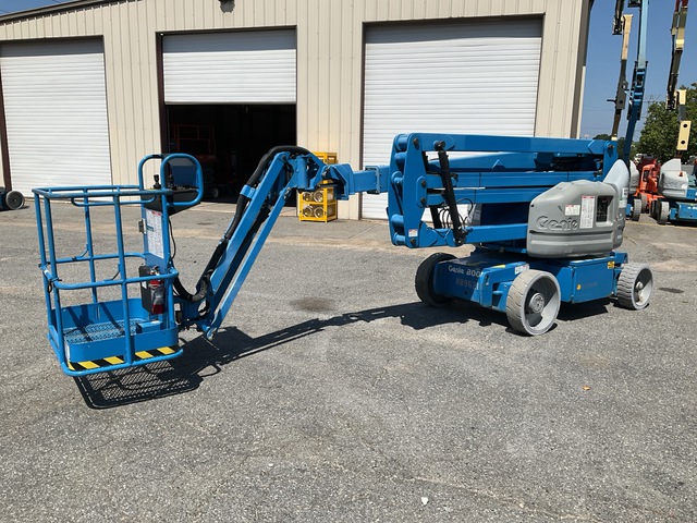 2015 Genie Z-40/23N RJ 2WD Electric Articulating Boom Lift 2015 Genie Z-40/23N RJ 2WD Electric Articulating Boom Lift