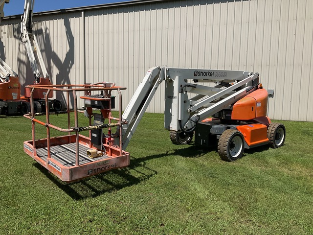 2016 Snorkel A46JE 2WD Electric Articulating Boom Lift 2016 Snorkel A46JE 2WD Electric Articulating Boom Lift