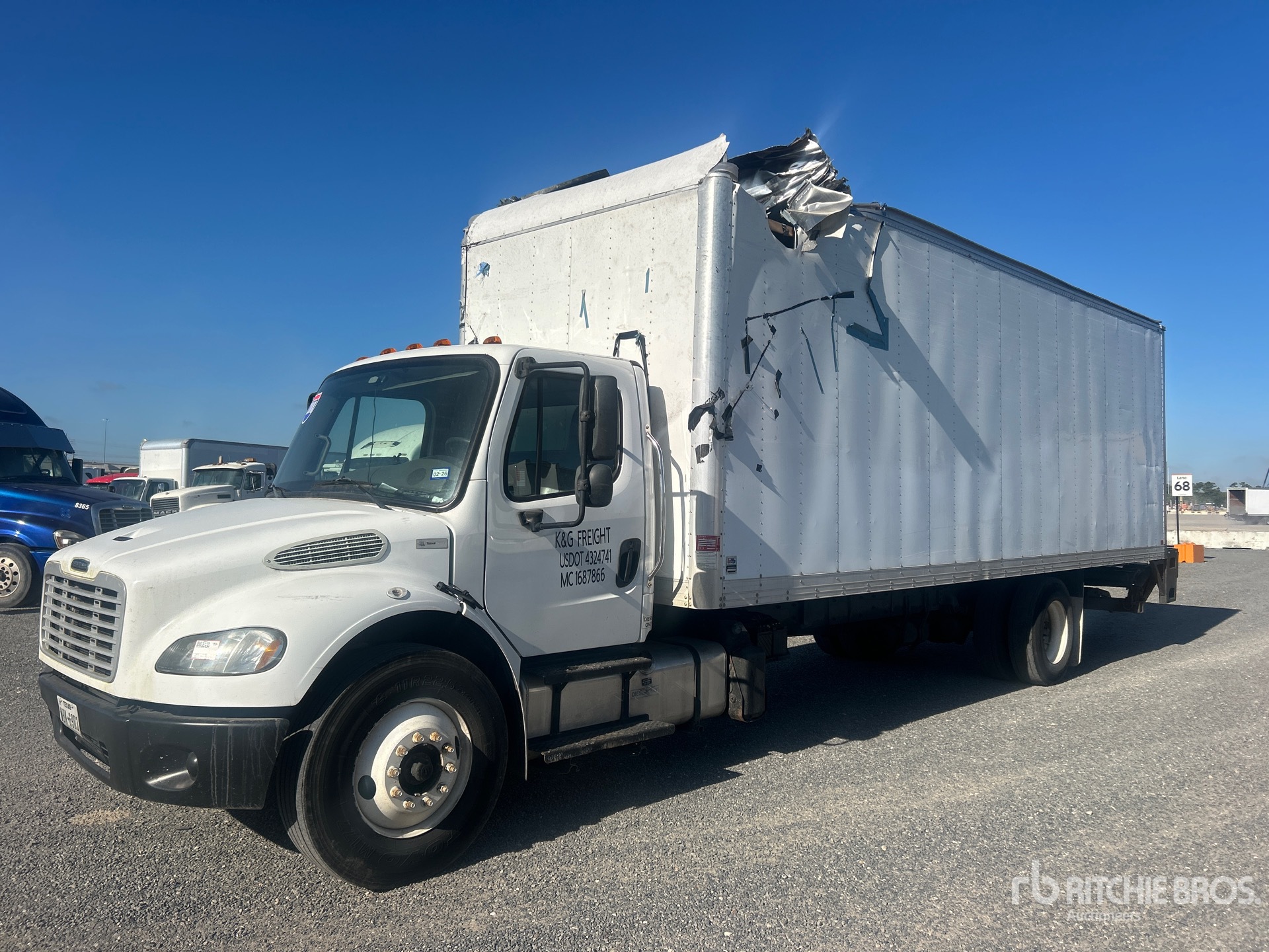 2018 Freightliner M2 106 4x2 Furgoneta caja cerrada