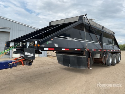 2010 Midland 36 ft Tri/A Aluminum strooi aanhangwagen
