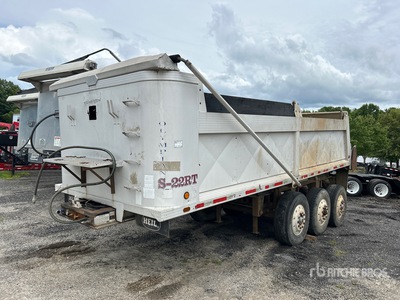 1994 Heil 21 ft 4 in Tri/A End Dump Trailer