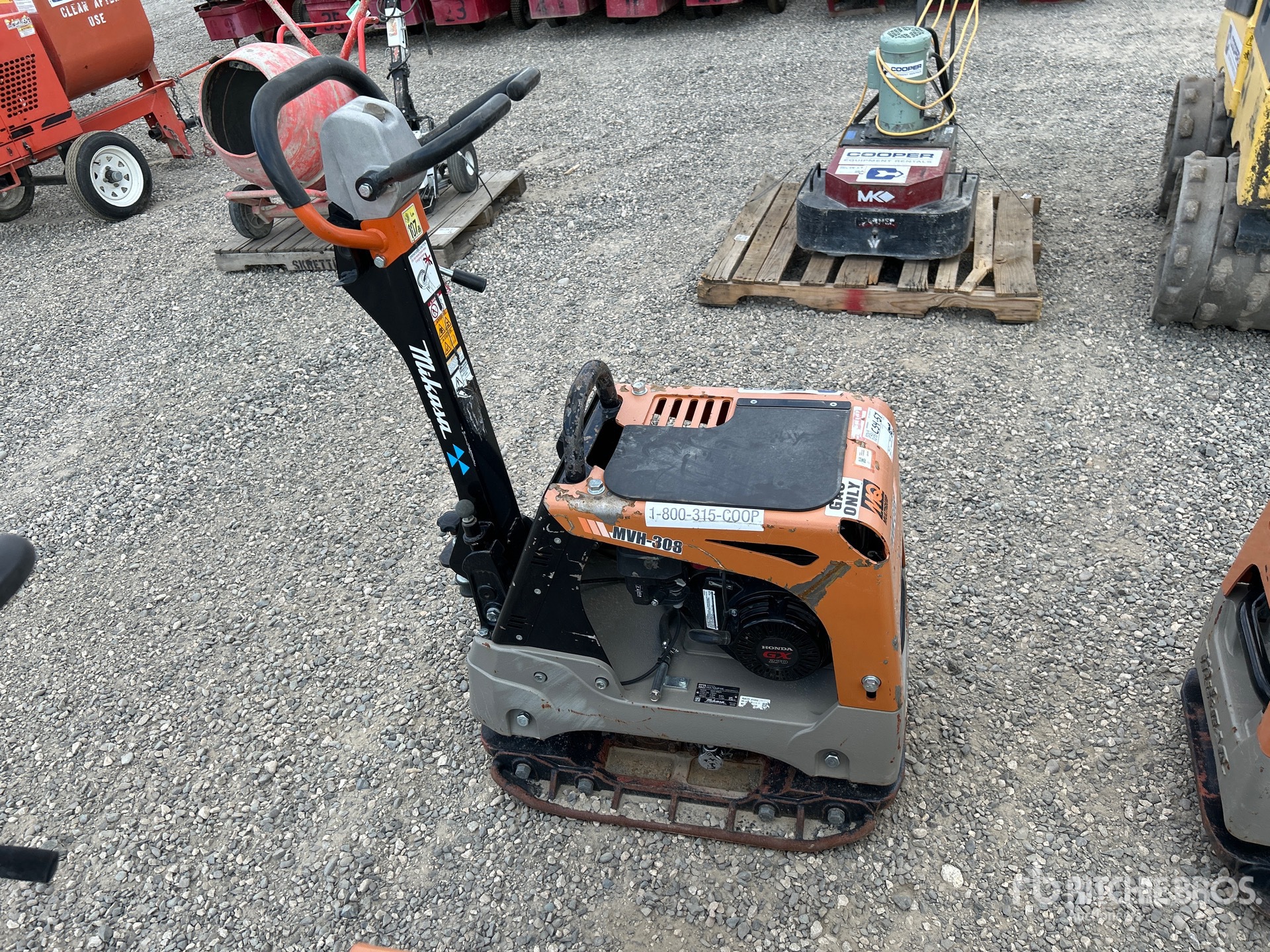 Mikasa MVH 308GH Vibratory Plate Compactor
