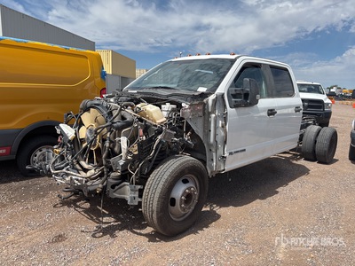 2017 Ford F-350 4x2 Kabina i podwozie (Inoperable)