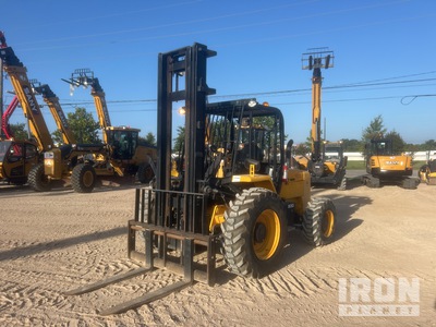 2019 JCB 930-2 6000 lb 4x2 رافعة شوكية للطرق الوعرة