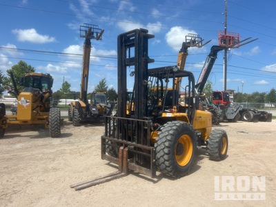 2018 JCB 930-2 6000 lb 4x2 رافعة شوكية للطرق الوعرة