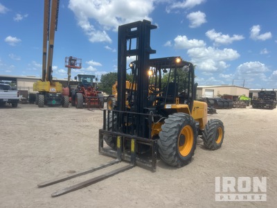 2018 JCB 930-2 6000 lb 4x2 رافعة شوكية للطرق الوعرة