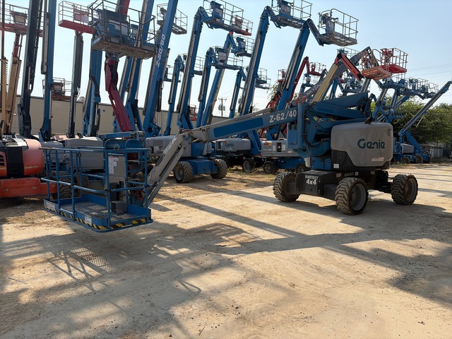 2016 Genie Z-62/40 4WD Diesel Articulating Boom Lift 2016 Genie Z-62/40 4WD Diesel Articulating Boom Lift