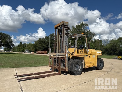Cat DP115 23500 lb Pneumatic Tire フォークリフト