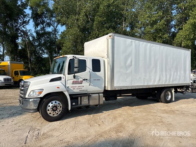 2024 Hino L6 4x2 Sleeper Gesloten vrachtwagen
