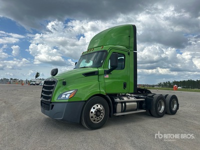 2019 Freightliner Cascadia 116 6x4 T/A Day Cab Truck Tractor
