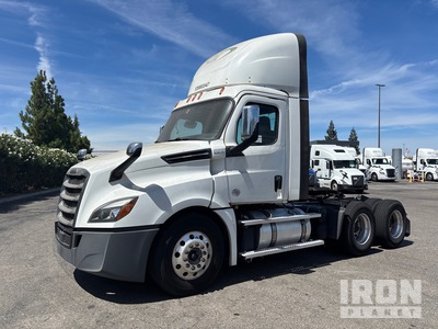 2020 Freightliner Cascadia 126 6x4 T/A Day Cab Truck Tractor