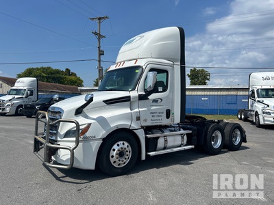2020 Freightliner Cascadia 6x4 تراكتور شاحنة نهارية (ثنائية المحور)