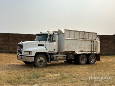 2002 Mack CH613 6x4 T/A Dump Truck