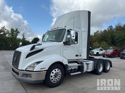 2020 Volvo VNL 300 6x4 Cabina con cuccetta per trattore stradale