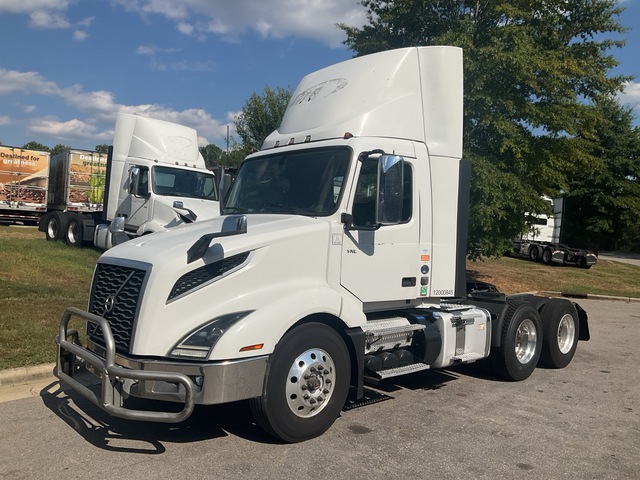 2020 Volvo VNL 300 6x4 T/A Day Cab Truck Tractor