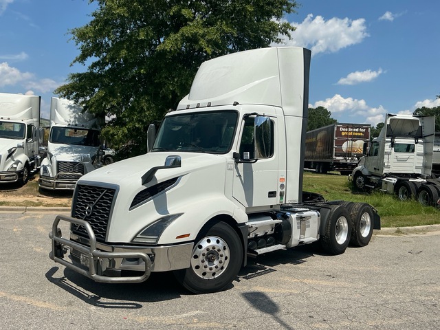 2020 Volvo VNL 300 6x4 T/A Day Cab Truck Tractor
