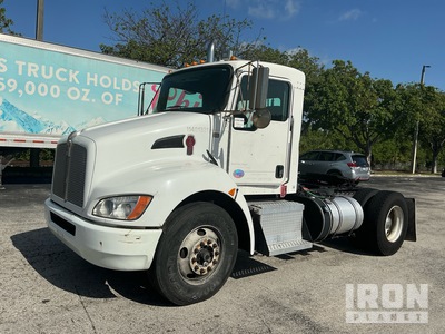 2014 Kenworth T300 4x2 تراكتور شاحنة (أحادي المحور)